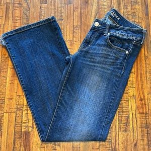 Favorite boyfriend jeans long size 8 American eagle